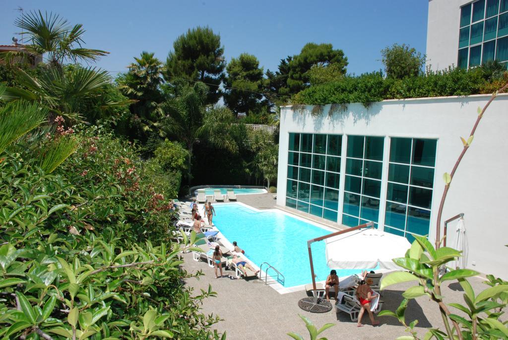 Nicotel Bisceglie Esterno foto